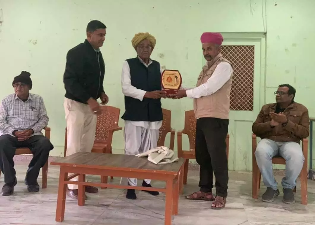 Award Received by Heeralal at Barmer
