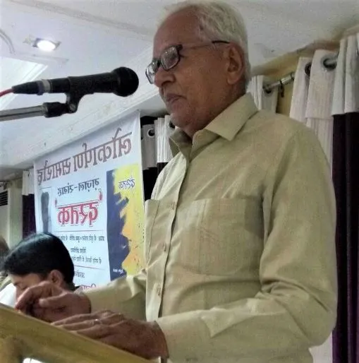 Founder of Suthar Samaj Network website, Shree Permanand Kessani addressing at book launching ceremony