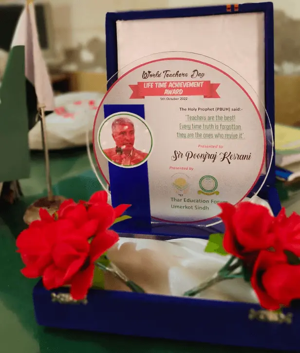 Life Time Achievement Award given to Sir Poonjraj Kesrani by Thar Education Forum on 5th October 2022